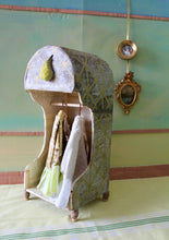 Art Deco-- Petit Wardrobe