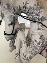 Toile Mustang Beige Expressive