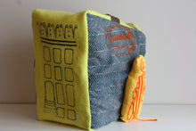 Sac portatif de maison de jouet de station service de Brownstone 