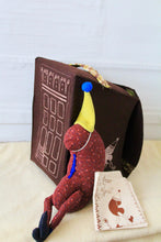 Razzle-Dazzle Sprout Portable Brownstone  Toy House Bag