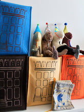 Razzle-Dazzle Sprout Portable Brownstone  Toy House Bag