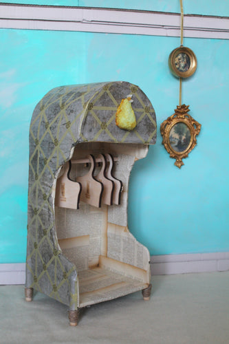 Art Deco-- Petit Wardrobe