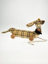 "Charlie" Pull-toy