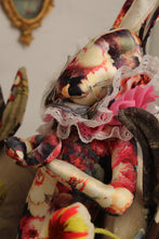 Mischievous Hare -No. 39/ (Romantic Bloom)